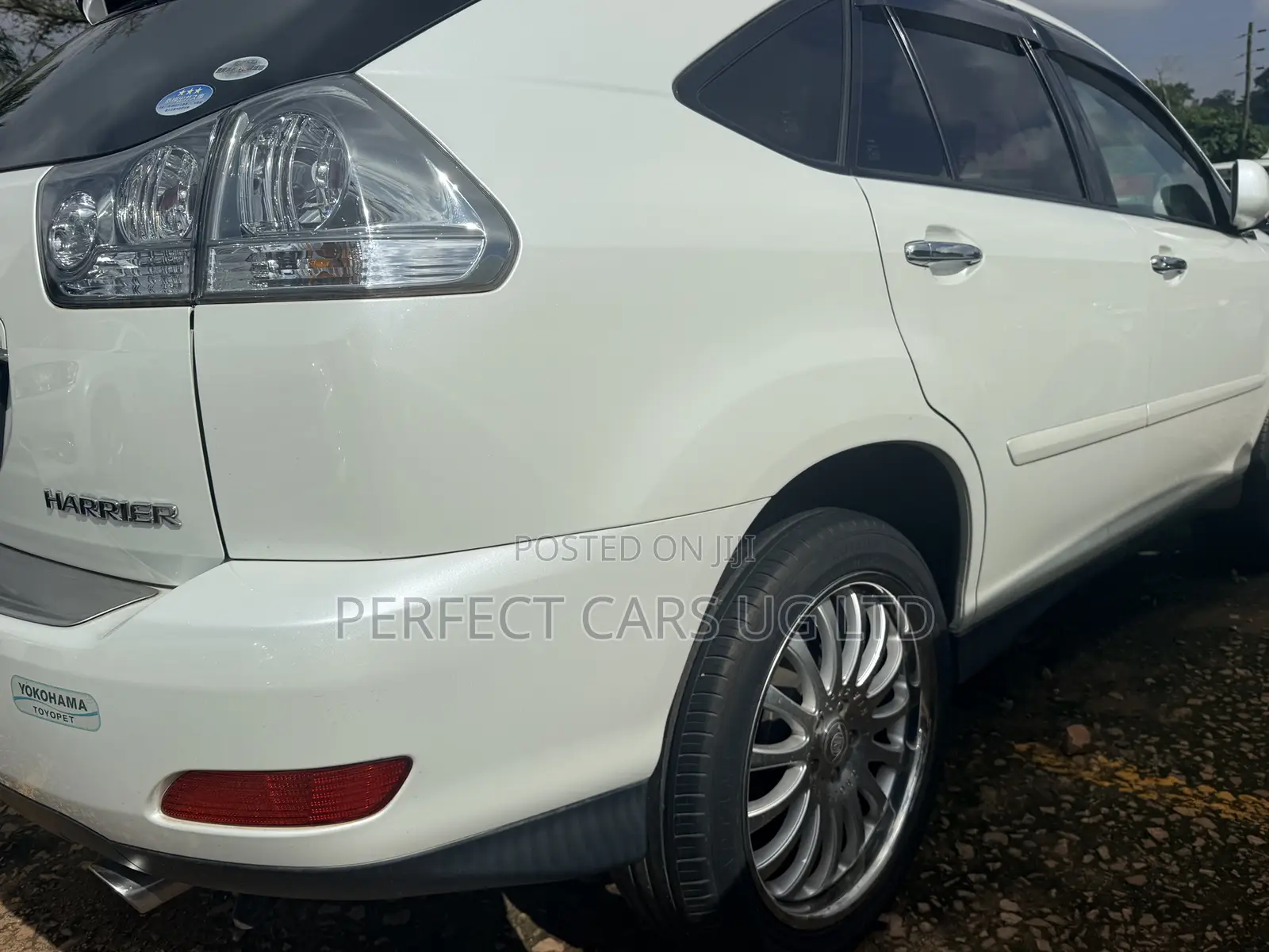 Toyota Harrier 2.4 2012 Off white