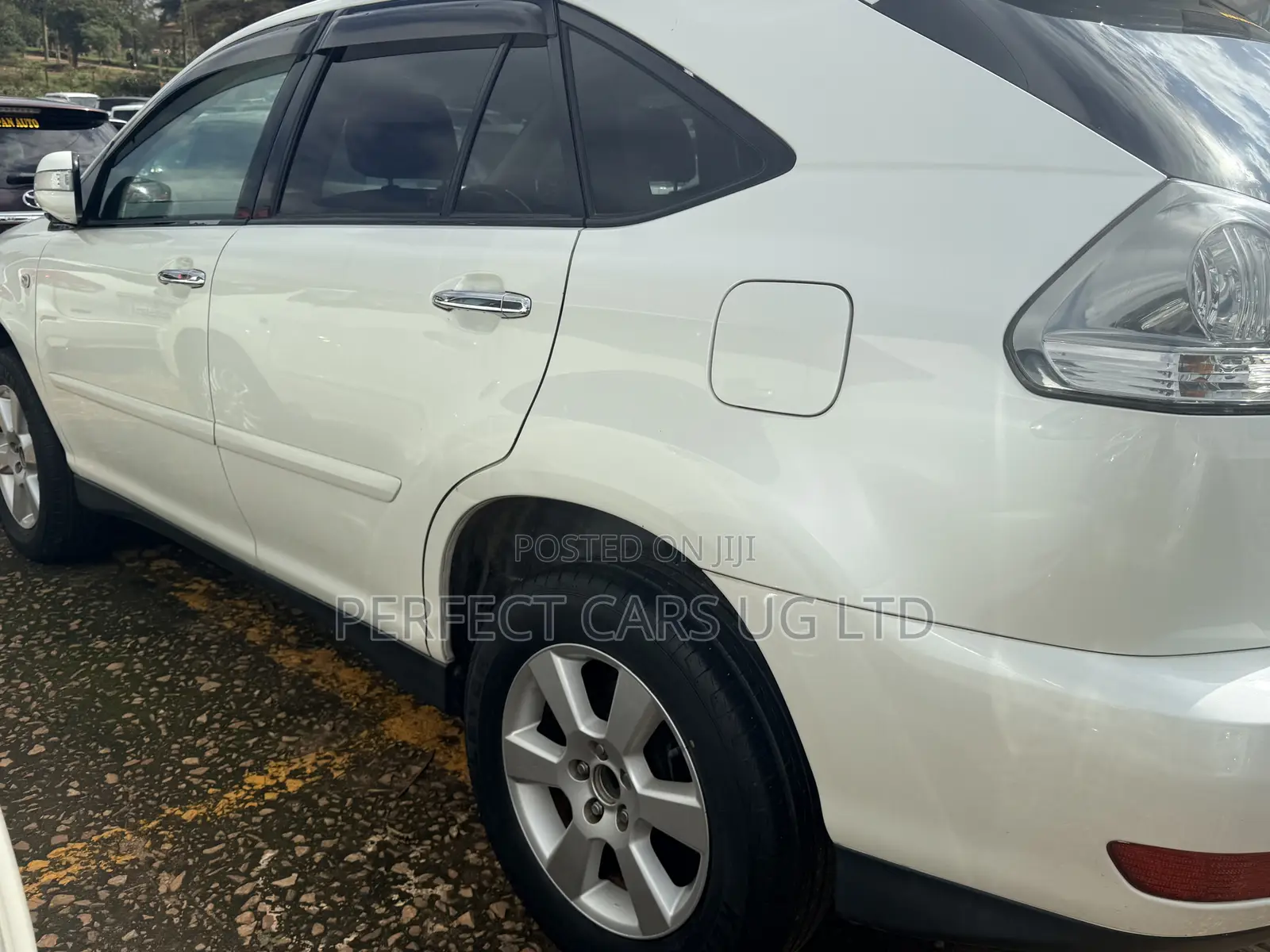 Toyota Harrier 2.4 2012 Off white