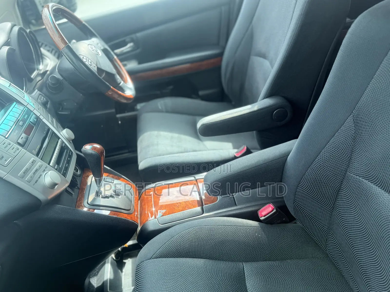 Toyota Harrier 2.4 2012 Off white
