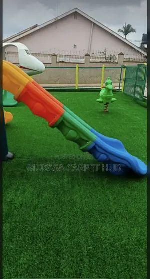 Outdoor Green Grass Carpet for Gardens Walkways