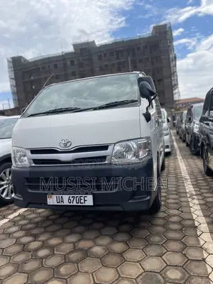 Toyota HiAce 2012 White