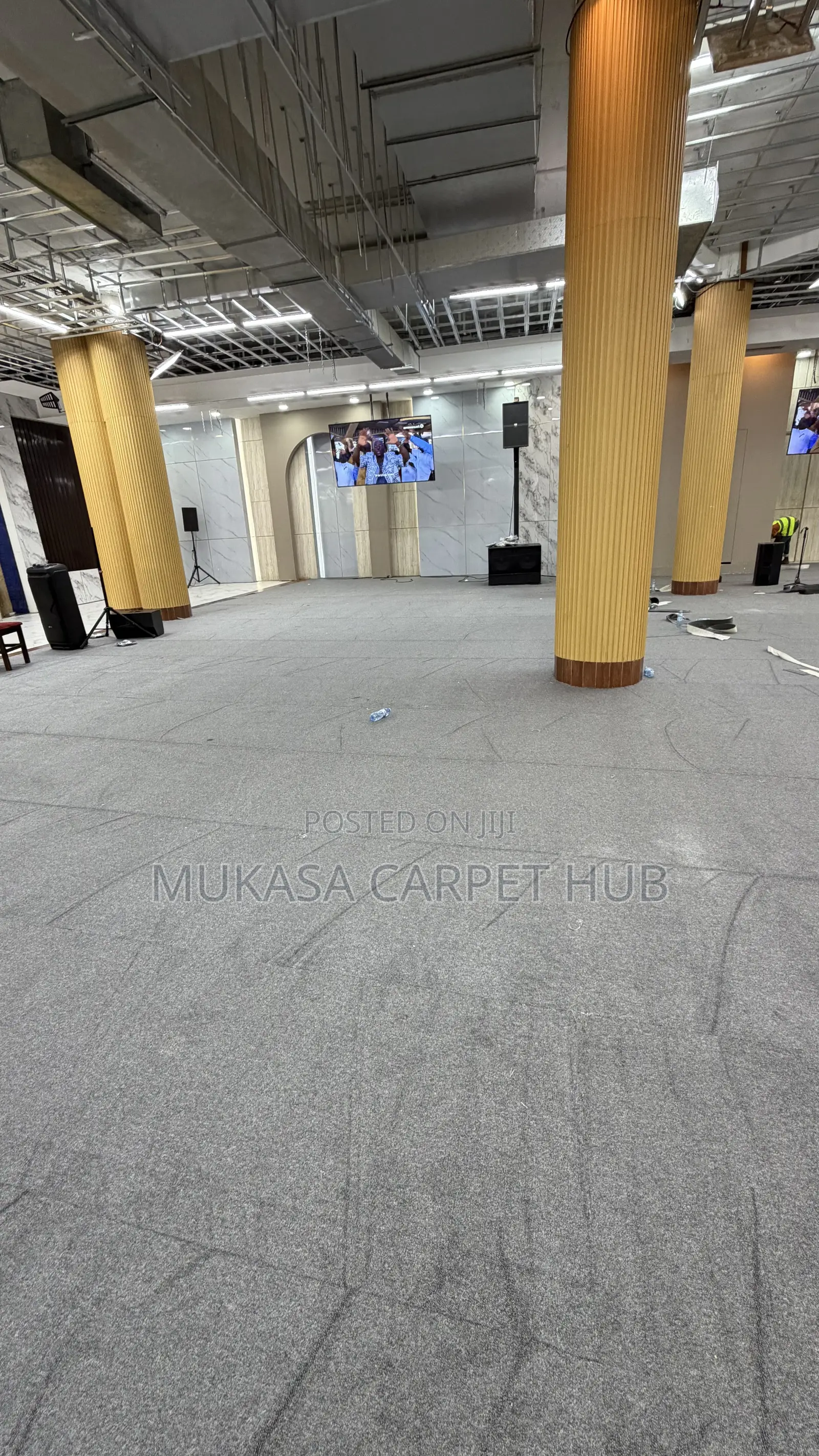 High-Quality Grey Woolen Carpet – Durable and Comfortable
