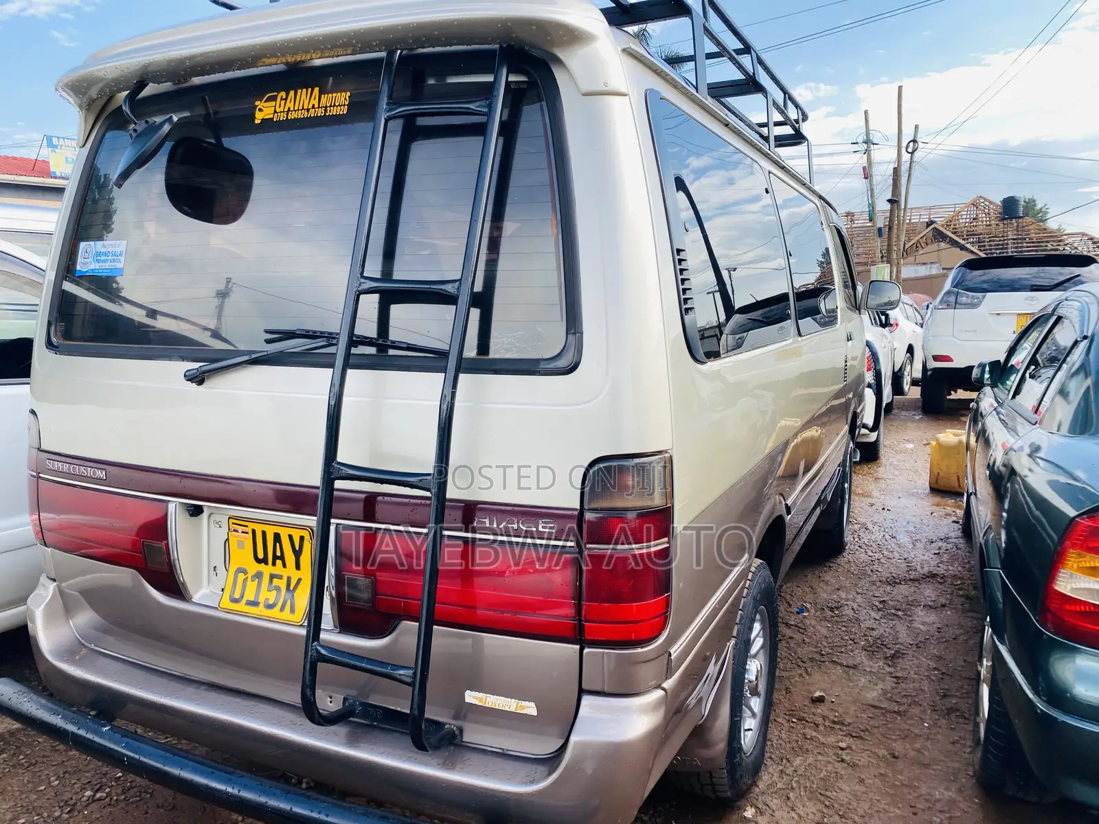 Toyota HiAce 1999 Silver