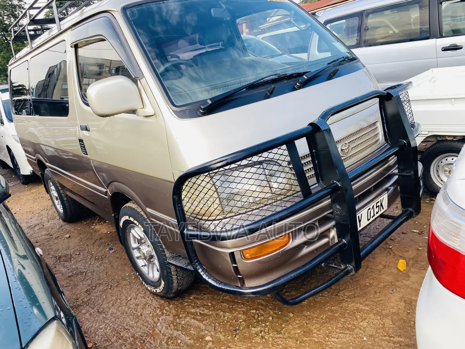 Toyota HiAce 1999 Silver