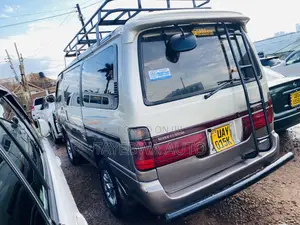 Toyota HiAce 1999 Silver