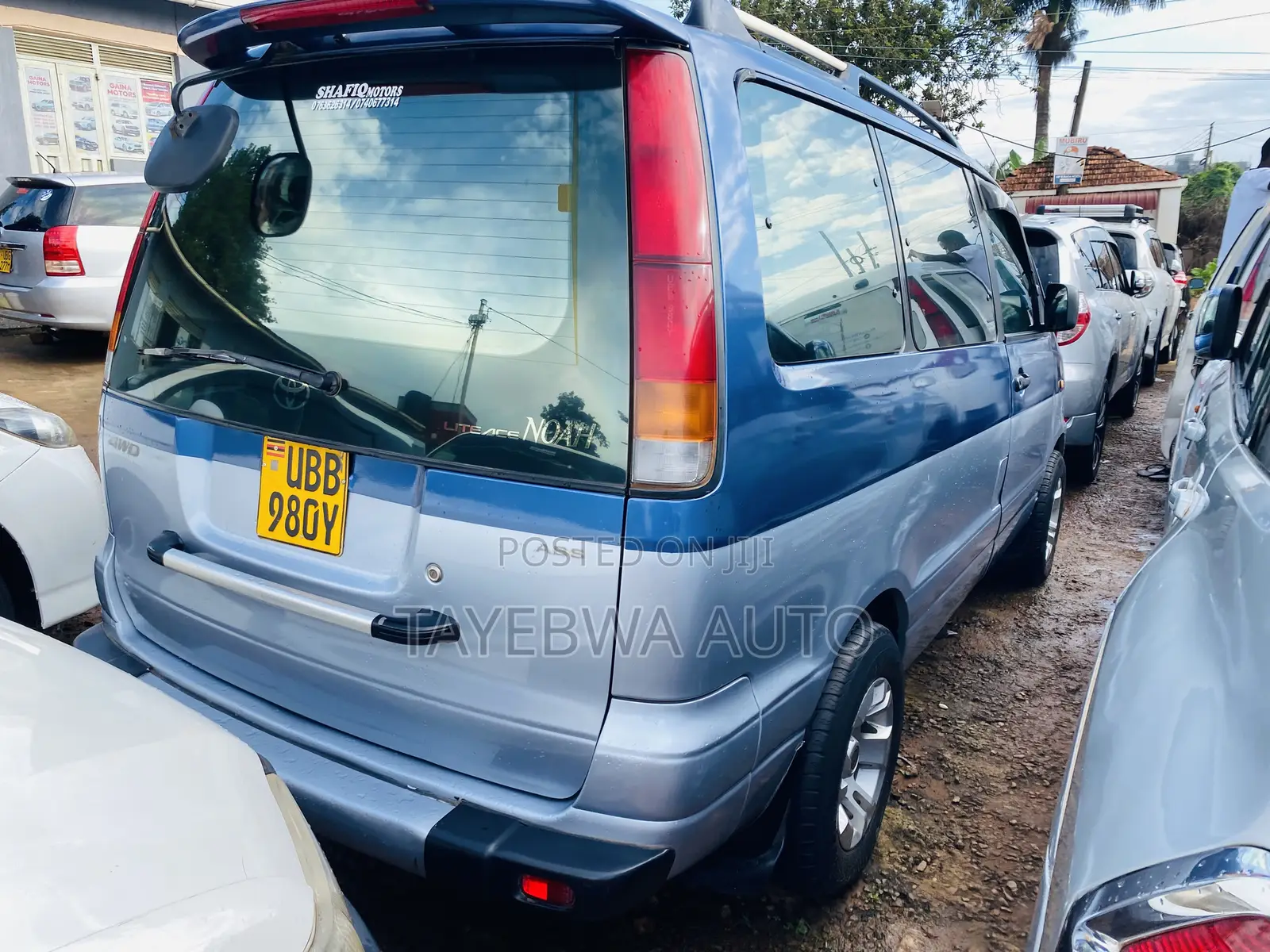 Toyota Noah 2001 Blue