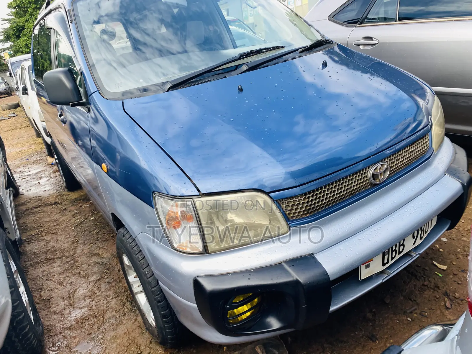 Toyota Noah 2001 Blue