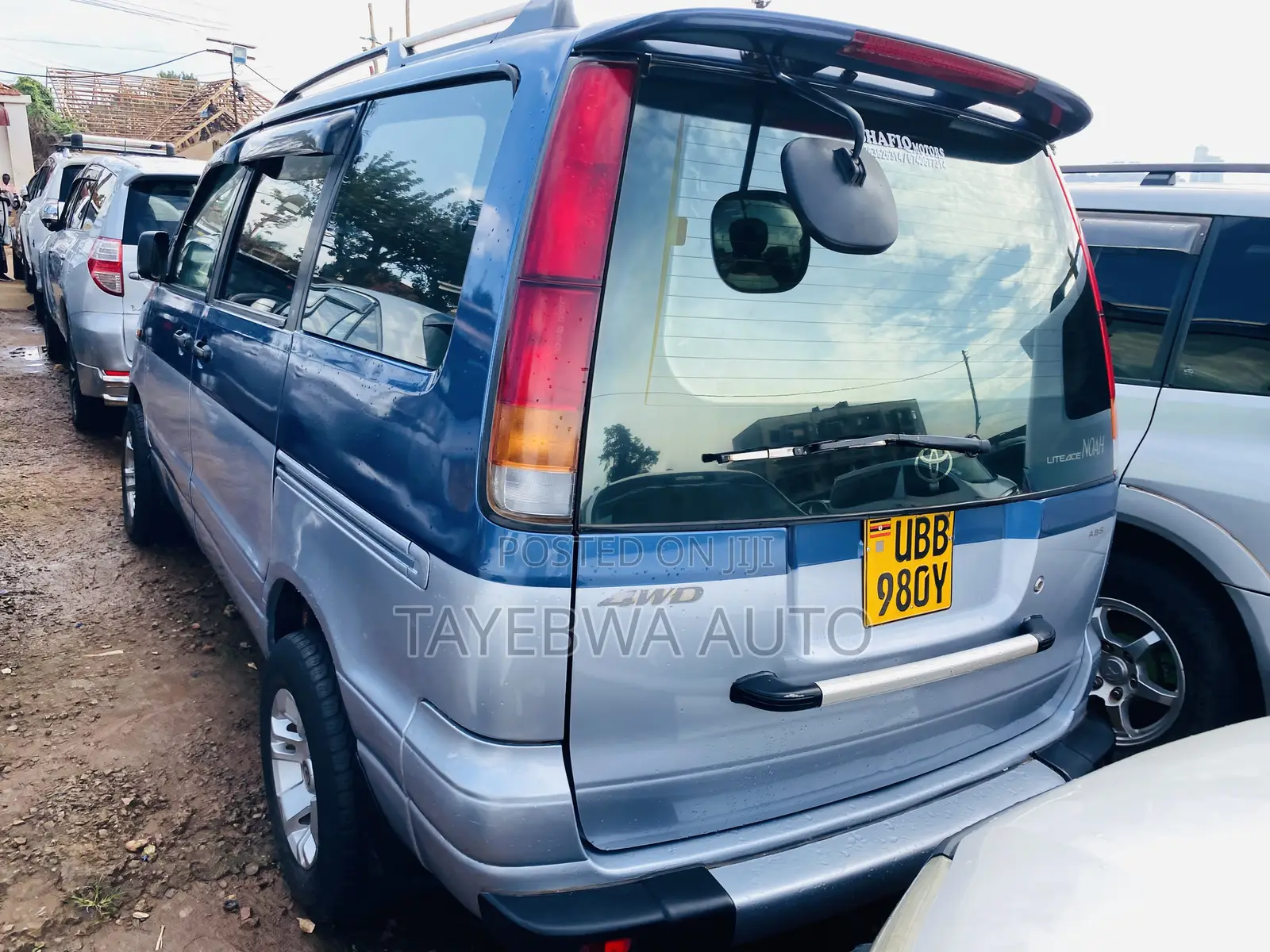Toyota Noah 2001 Blue