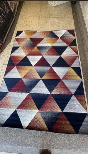 Fashionable Centre Carpet – Elegant Floor Décor
