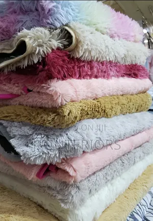 Luxurious Fluffy Center Carpet 1.5x2 Meters