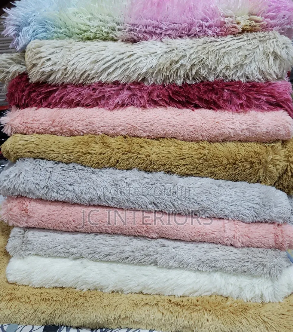 Luxurious Fluffy Center Carpet 1.5x2 Meters