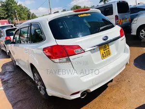 Subaru Legacy 2009 White