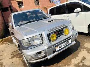 Mitsubishi Pajero Junior 1997 Silver