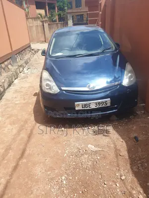 Toyota Wish 2004 Blue