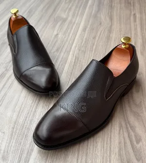Sophisticated Leather Design Loafers