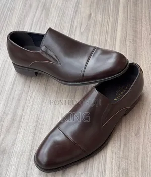 Sophisticated Leather Design Loafers