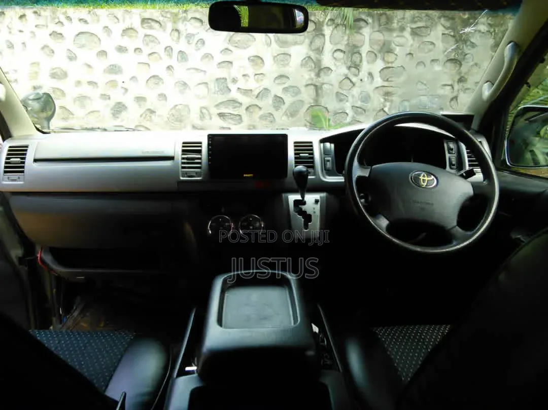 Toyota HiAce 2013 Green