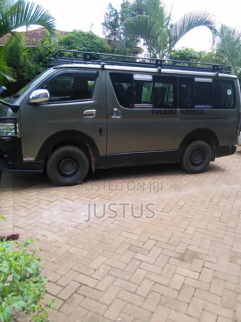Toyota HiAce 2013 Green