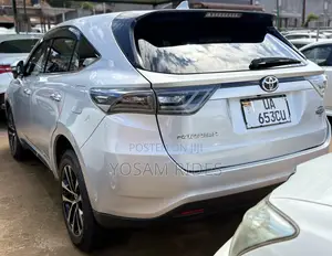 Toyota Harrier 2.0 2015 Silver