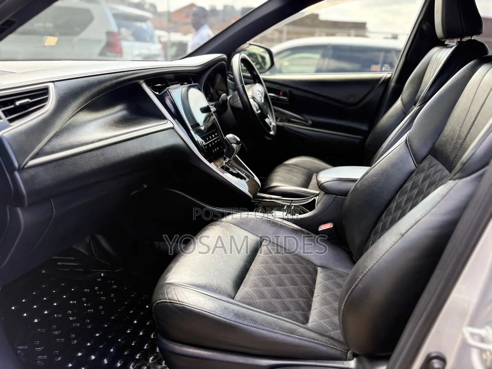 Toyota Harrier 2.0 2015 Silver