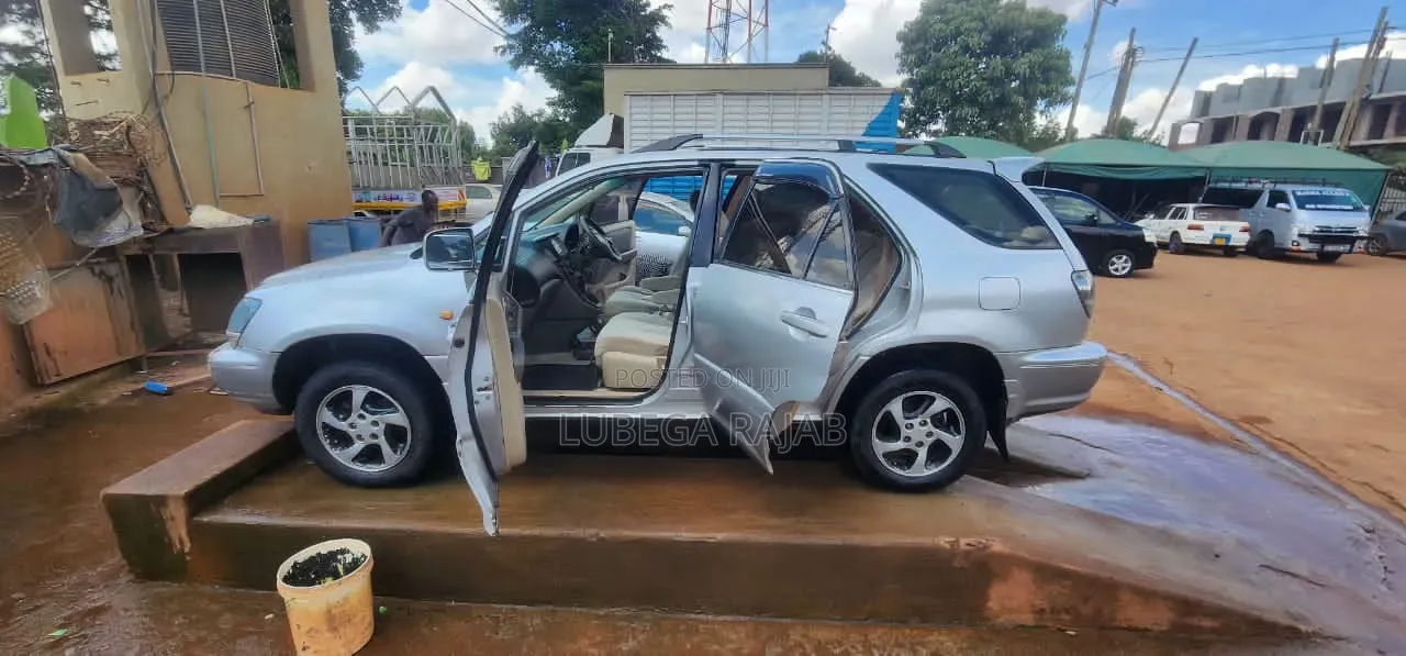 Toyota Harrier 2.2 16V 2000 Silver