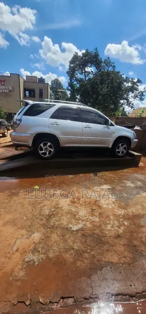 Toyota Harrier 2.2 16V 2000 Silver