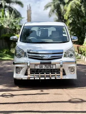 Toyota Noah 2.0 143hp FWD (8 Seater) 2012 Pearl