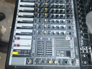 Yamaha Mixer12