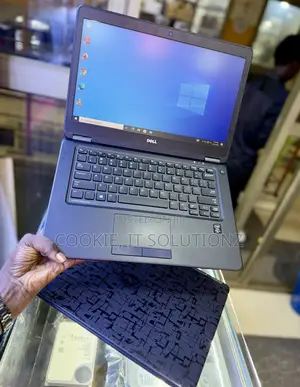 Laptop Dell Latitude 7450 16GB Intel Core i5 HDD+SSD 500GB