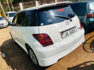 Toyota IST 2005 White