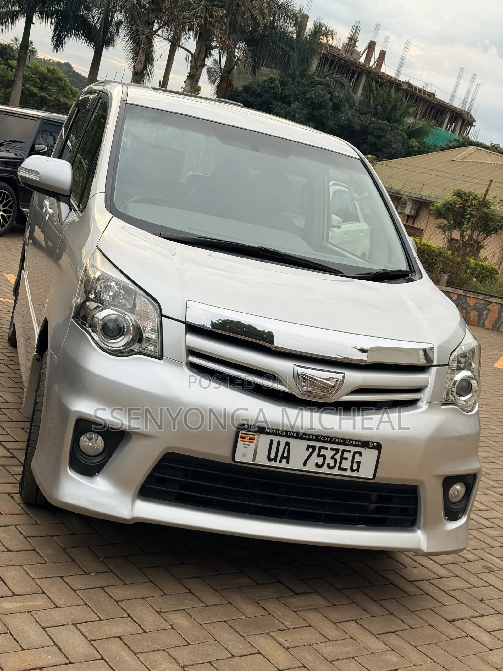 Toyota Noah 2013 Silver