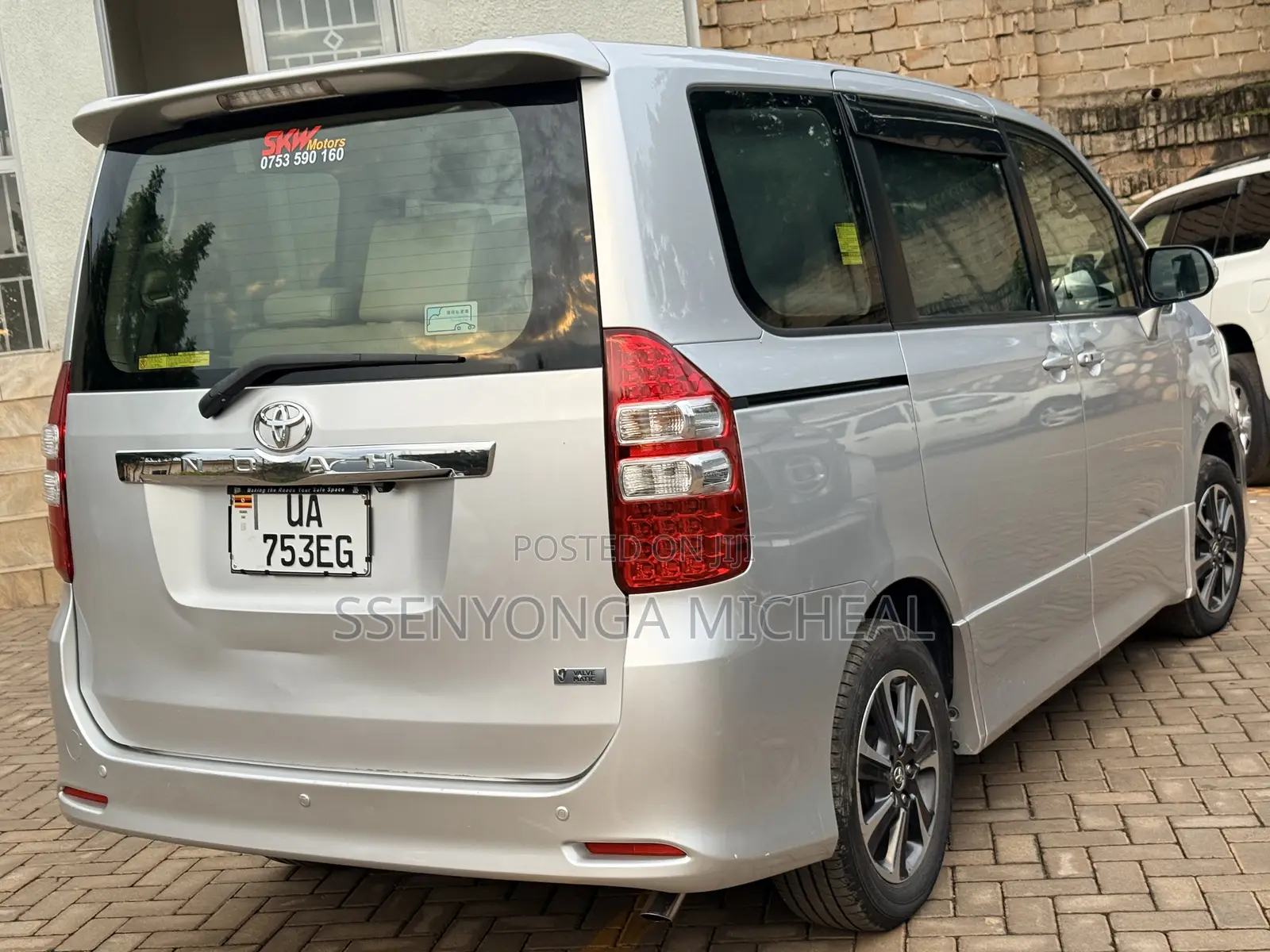 Toyota Noah 2013 Silver