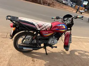 Bajaj CT 125X 2023 Red