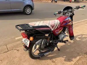 Bajaj CT 125X 2023 Red