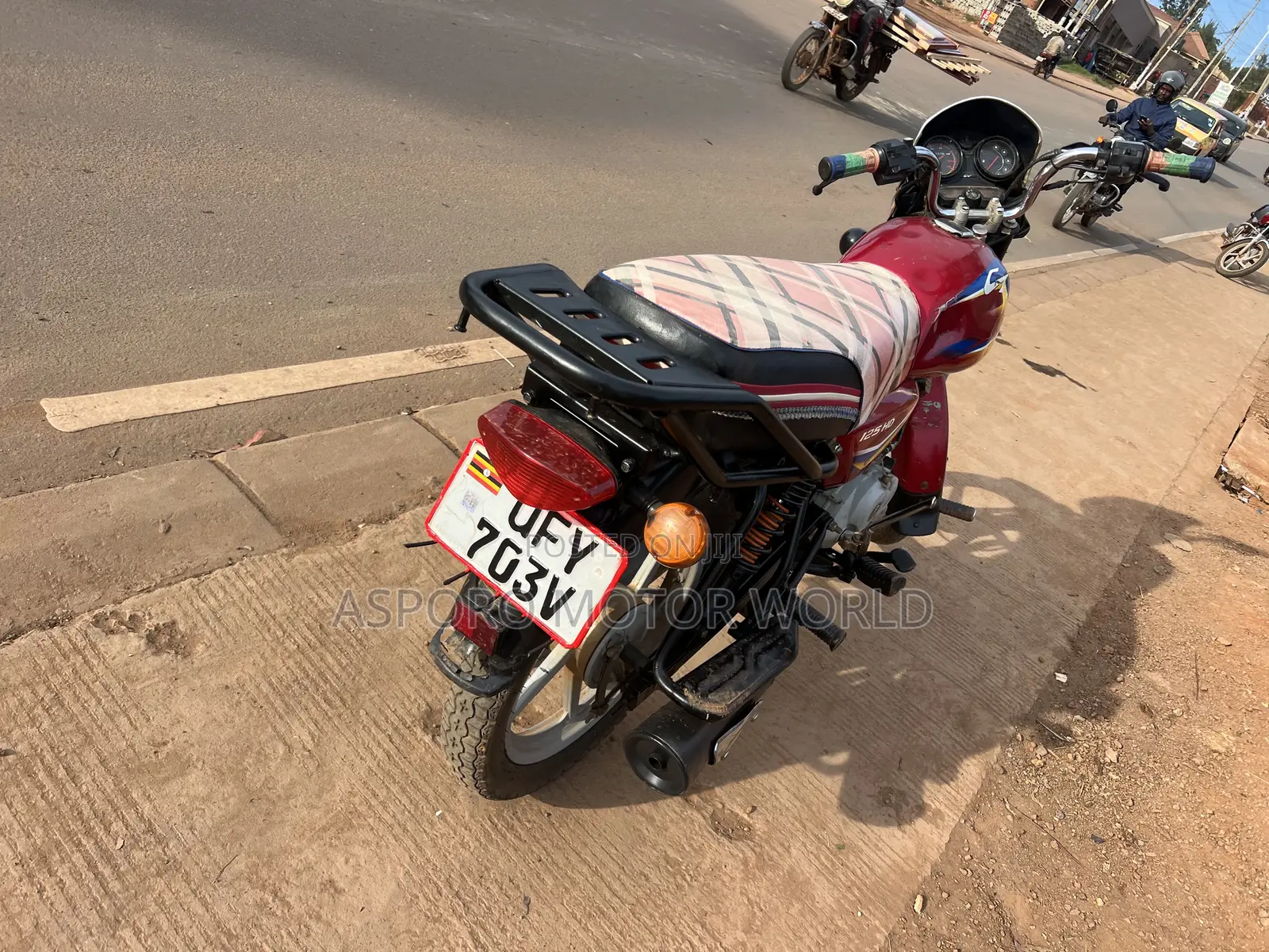 Bajaj CT 125X 2023 Red