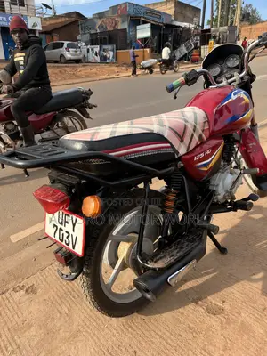 Bajaj CT 125X 2023 Red