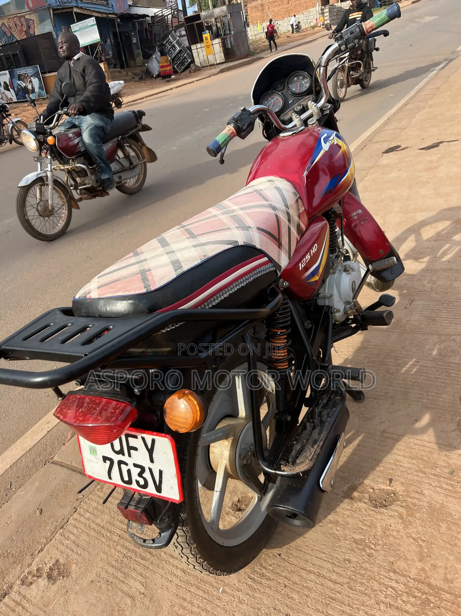 Bajaj CT 125X 2023 Red