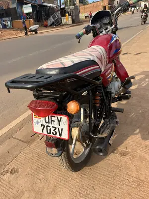 Bajaj CT 125X 2023 Red