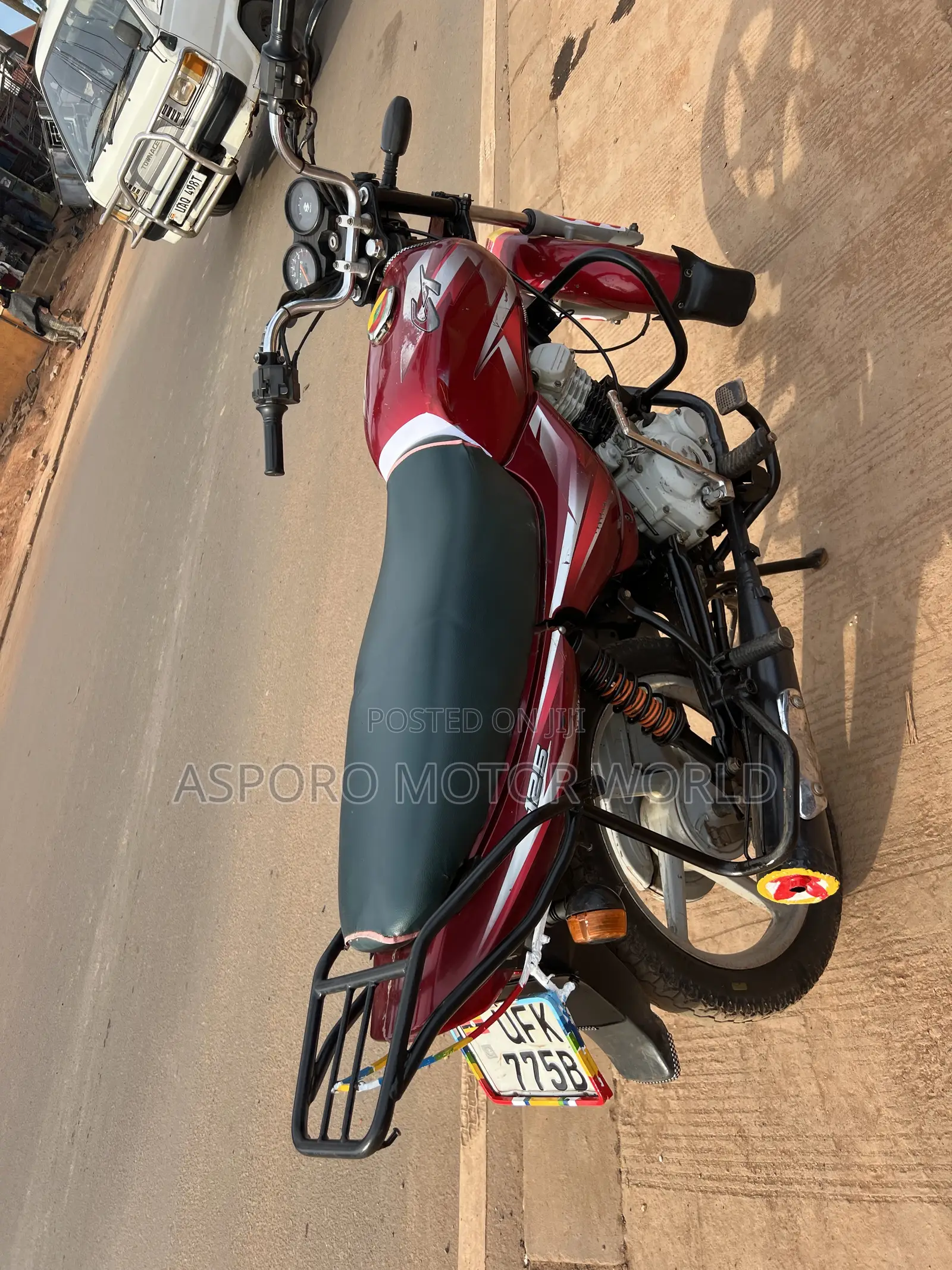 Bajaj CT 125X 2022 Red