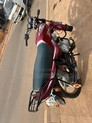 Bajaj CT 125X 2022 Red