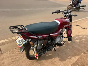 Bajaj CT 125X 2022 Red