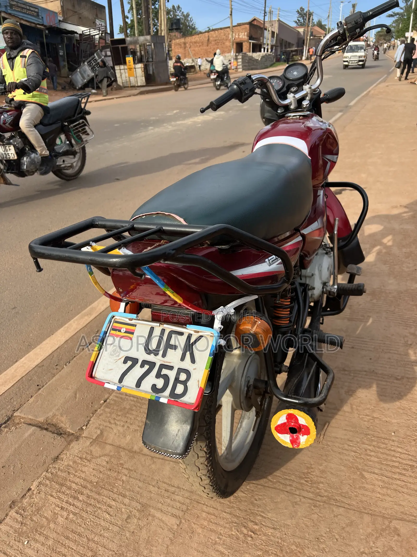 Bajaj CT 125X 2022 Red