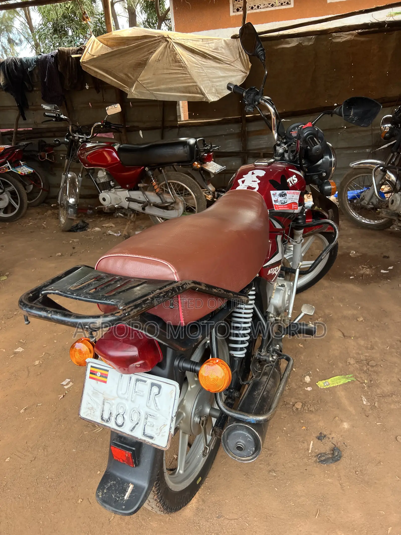 TVS HLX 125 2021 Red