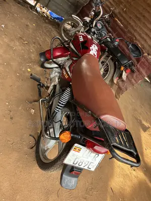 TVS HLX 125 2021 Red