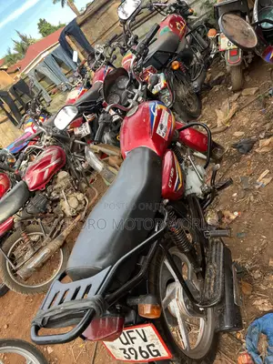 Bajaj CT 125X 2023 Red