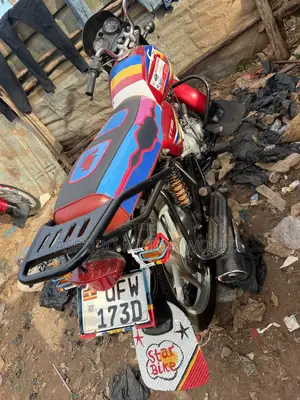 Bajaj CT 125X 2023 Red