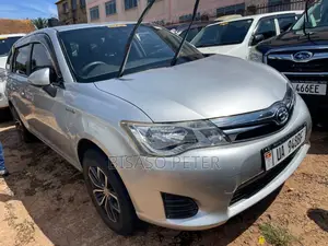 Toyota Corolla Fielder 1.5 Hybrid FWD 2014 Silver