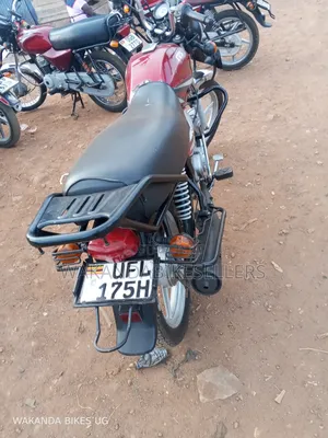 TVS HLX 125 2023 Red