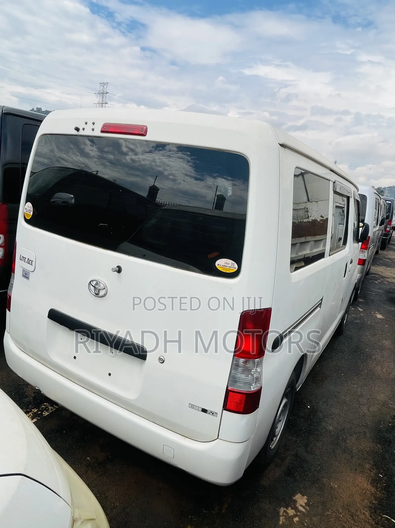 Toyota Noah 2012 White