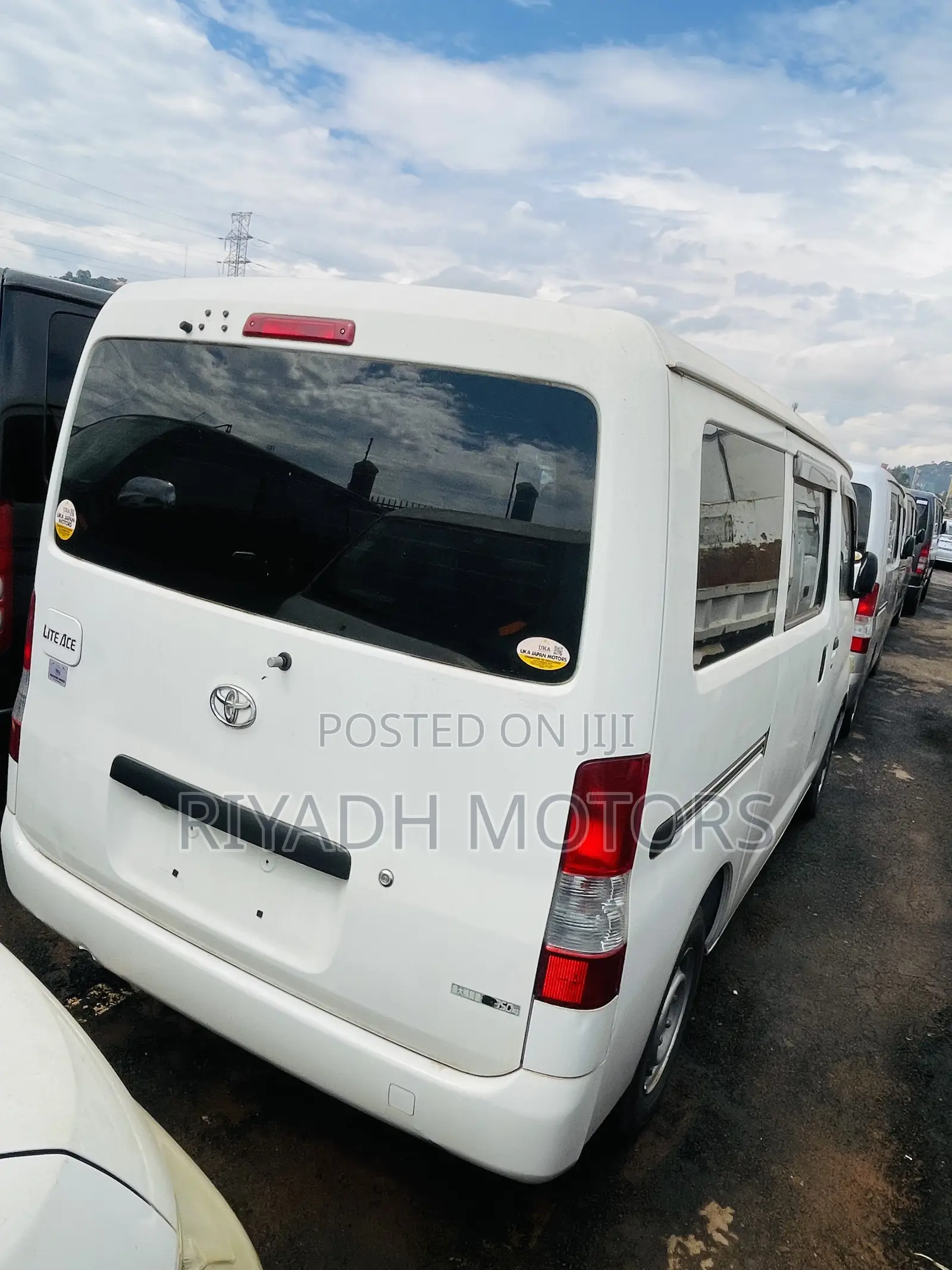 Toyota Noah 2012 White